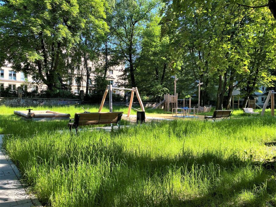 Ogródki jordanowskie w Dzielnicy XVIII Nowa Huta na osiedlu Szkolnym 10 i 35 przeszły metamorfozę. Wyglądają wspaniale i zachęcają do zabawy!