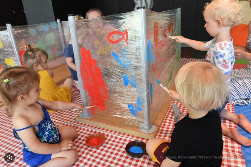 Jest szansa na pierwszy samorządowy żłobek w Dzielnicy XVII Wzgórza Krzesławickie. Kluczowe decyzje w tej sprawie zapadną na sesji Rady Miasta Krakowa.