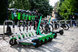 Rusza sprzątanie hulajnóg – zgłoś porzucony sprzęt!