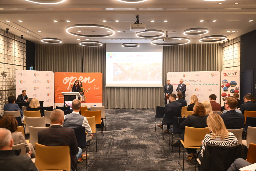 mot, konferencja prasowa