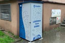 Podziel się żywnością w lodówce pełnej dobra