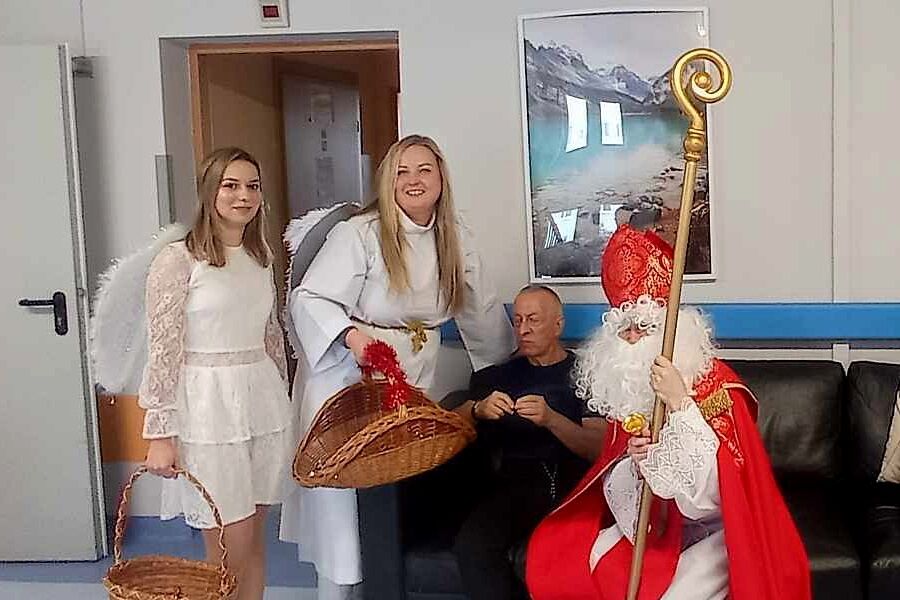 Dwa aniołki, Mikołaj wraz Mieszkańcem