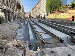 Trwa budowa torowiska na kolejnym fragmencie ul. Zwierzynieckiej