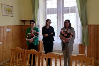 Powitanie Dyrekcji Domu Pani Dyrektor Beata Magiera wita pracowników Domu.