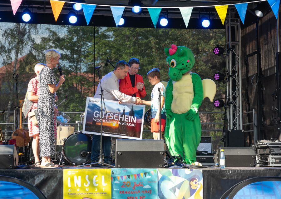 Festyn krakowski w Norymberdze. Smok na scenie.