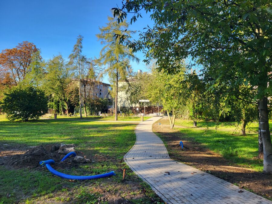 oświetlenie park Bronowice