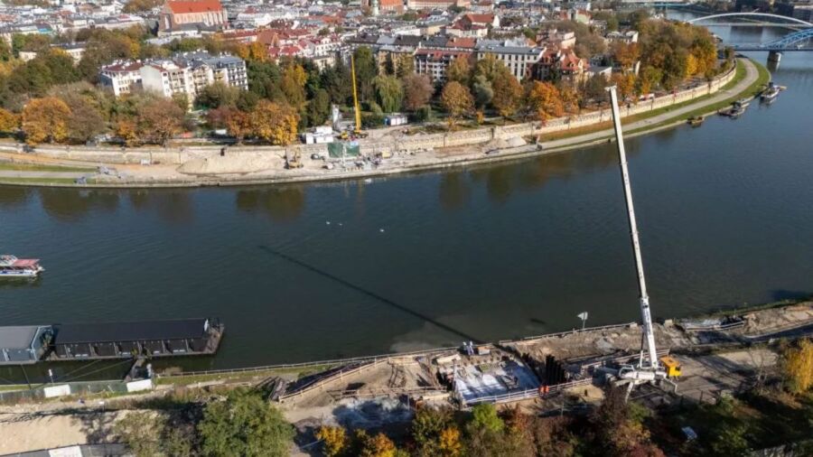 zdjęcie przedstawia stan prac przy budowie kładki kazimierz - ludwinów