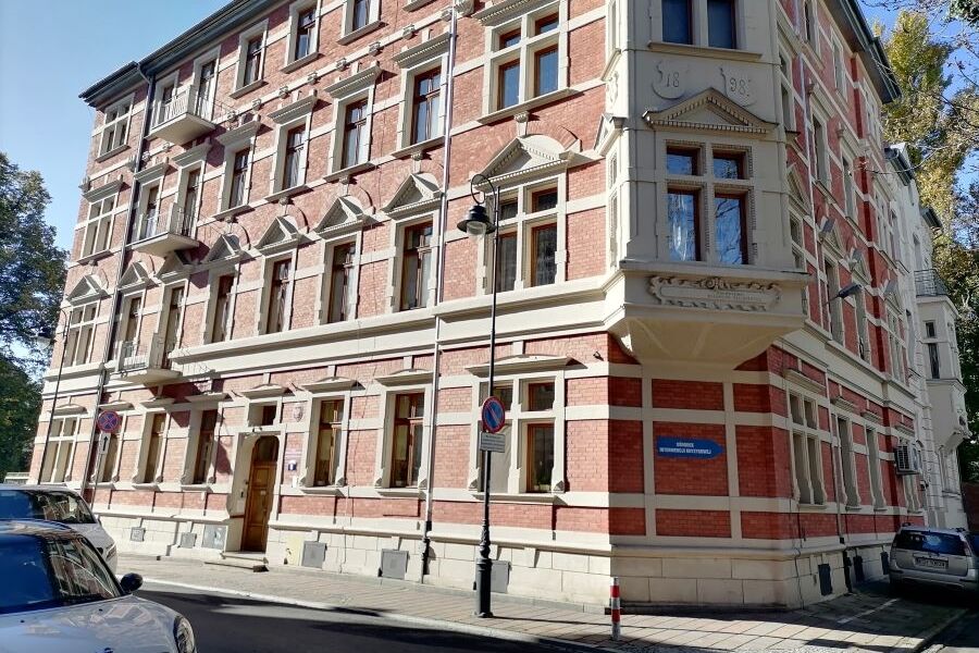 Budynek Domu Pomocy Społecznej przy ul. Radziwiłłowskiej 8 w Krakowie.