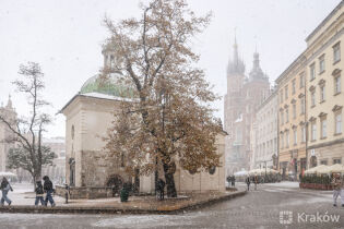 śnieg gołoledź opady marznące zima listopad rynek. Fot. Bogusław Świerzowski / www.krakow.pl