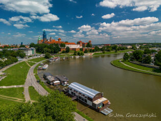 dron, lato, wawel, wisła. Fot. Jan Graczyński