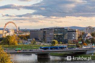 most grunwaldzki, tramwaj, komunikacja, jesień, powietrze, wisła, niebo. Fot. Bogusław Świerzowski / krakow.pl