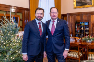 Ambasador USA Mark Brzezinski złożył pożegnalną wizytę w gabinecie prezydenta Aleksandra Miszalskiego. . Fot. Piotr Wojnarowski - Kancelaria Prezydenta Miasta Krakowa