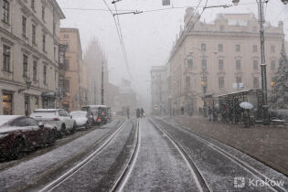 śnieg gołoledź opady marznące zima listopad przystanek. Fot. Bogusław Świerzowski / www.krakow.pl