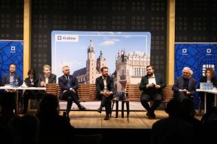 „Ławka dialogu” z mieszkańcami Podgórza. Fot. Bogusław Świerzowski/krakow.pl