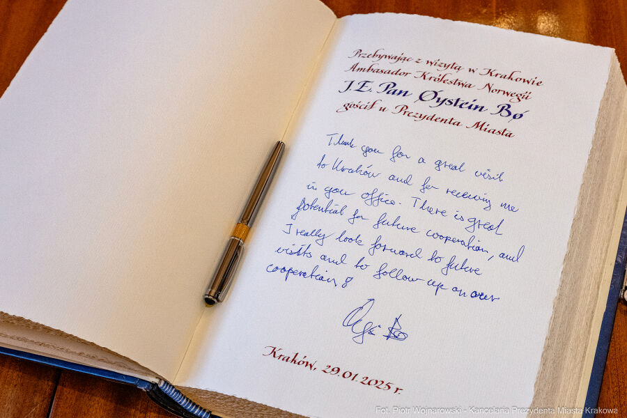 Wpis Ambasadora Norwegii do księgi pamiątkowej