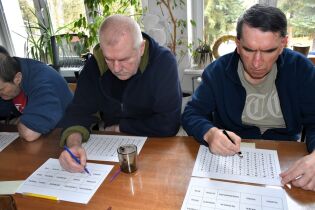 Procesy poznawcze 03.03.2025 Trzech mieszkańców rozwiązuje zadania.
