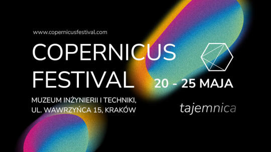 Grafika prezentuje informacje na temat festiwalu, w tle widoczne są kolorowe figury. 