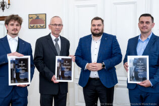 Wręczenie dyplomów dla najlepszych stacji diagnostycznych