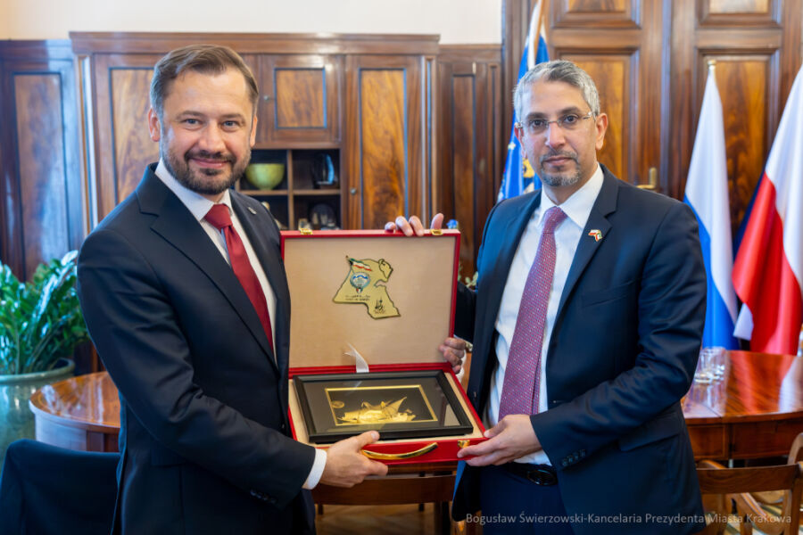 Visit of the Ambassador of Kuwait to the Mayor of Kraków on 10.06.25. In the photo, Mayor Aleksander Miszalski and Ambassador Saad Abdulazizi Mohammad Al-Mehaini