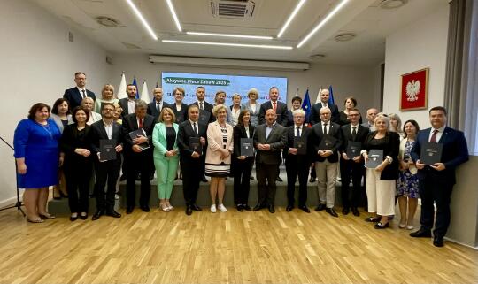 Umowa na modernizację placów zabaw przy żłobkach podpisana