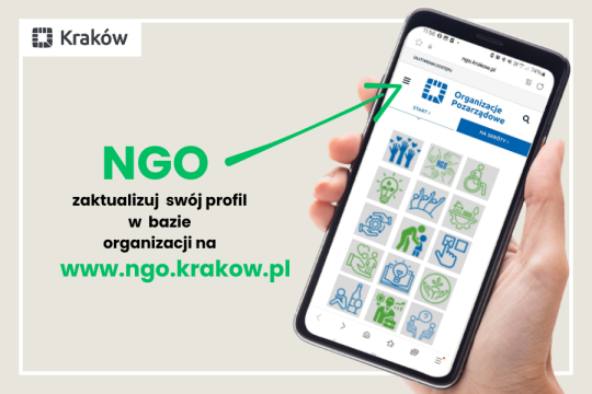 Na zdjęciu widzimy dłoń z telefon i informację o zmianach profilu na ngo