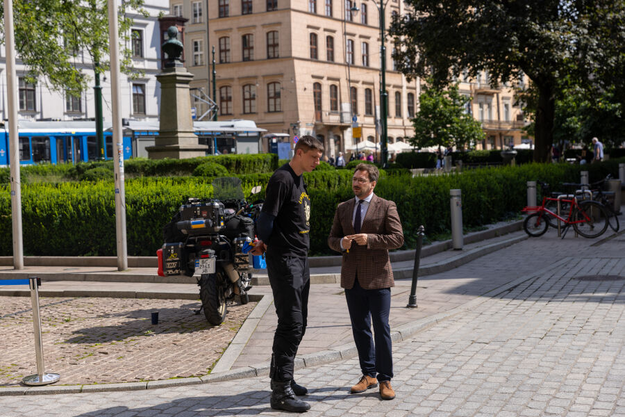 Dmytro Michalec ambasador centrum medycznego UNBROKEN 