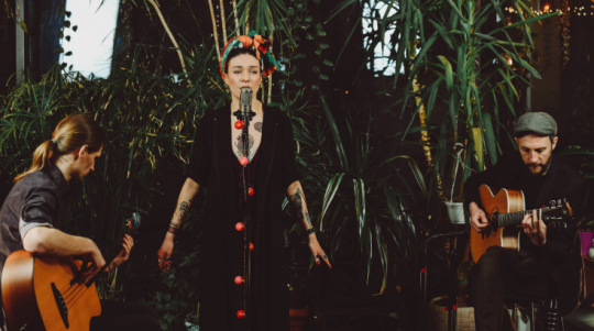 Madame Jean Pierre zagra przedpremierowo w Dworku Białoprądnickim