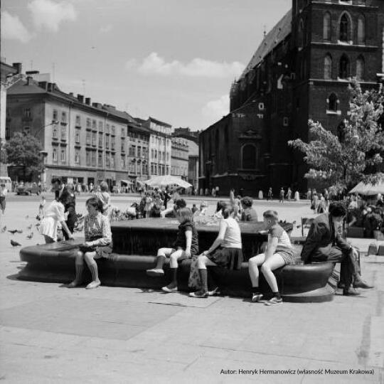 Fontanna Rynek - historyczna