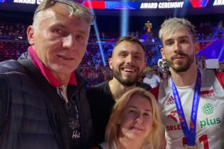 Marek Fornal z żoną i synami