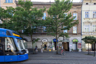 W tej kamienicy przy ul. Karmelickiej 7 października 1911 r. odbyła sie rewizja