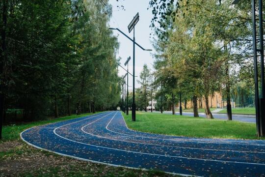 Szkoła podstawowa nr 2 zyskała nowoczesną bieżnię