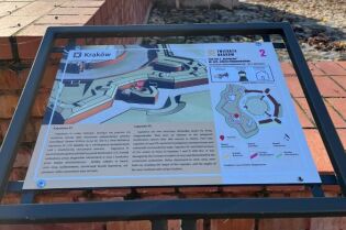 Pierwsze w Krakowie tablice ze znakami AAC w parku przy forcie „Kościuszko”