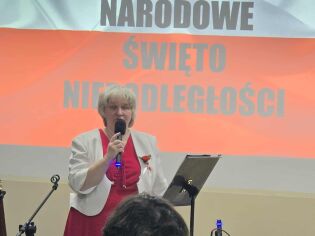 Koncert Ewy Błoch z okazji Święta Niepodległości w DPS przy ul. Nowaczyńskiego.