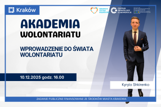 AKADEMIA WOLONTARIATU, kluczowe informacje na temat szkolenia, po prawej stronie widnieje zdjęcie mężczyzny prowadzącego szkolenie. 