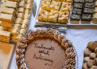 Tort z napisem "Krakowski szlak kulinarny"