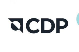 Logotyp platformy CDP-ICLEI czarne duże litery CDP oraz barwny logotyp w formie okręgów i napis ICLEI