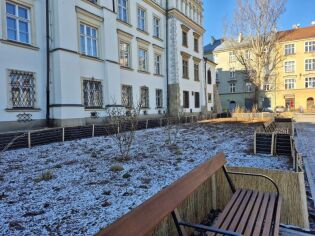 Plac Wolnica po pierwszym etapie odbetonowania