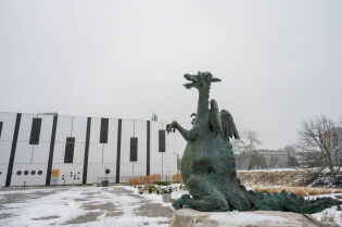 Nowa rzeźba na rynku przy NCK