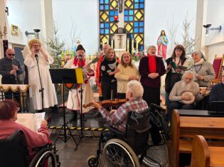 Kolędowanie z przyjaciółmi na Nowaczyńskiego.