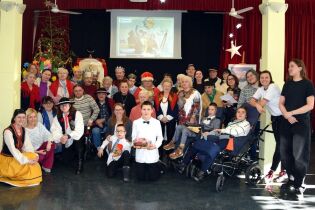 Zdjęcie zbiorowe uczestników wydarzenia