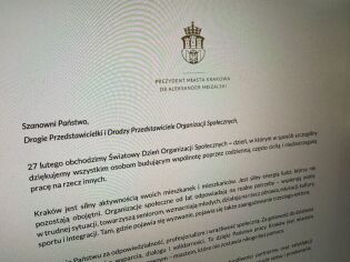 Zdjęcie fragmentu listu Prezydenta Miasta Krakowa z życzeniami dla organizacji pozarządowych 