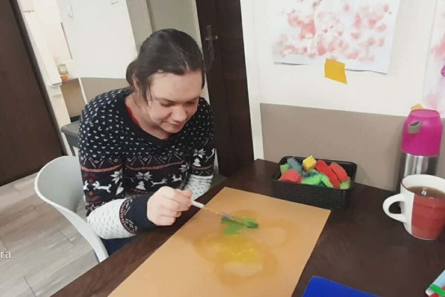 Radość tworzenia – arteterapia, która łączy i wzmacnia