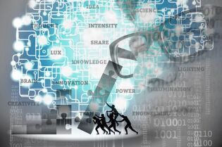 Grafika przedstawia postacie podpierających blok z figur, a także głowę człowieka, na tle linii tworzących nowoczesną grafikę.