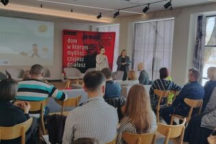 „Czy komunikacja w rodzinie jest kluczem do porozumienia i wzmacniania relacji?”