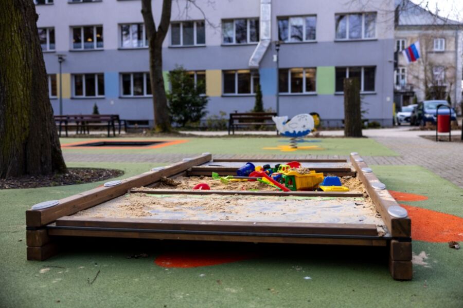 Wyremontowany plac zabaw dla dzieci niewidomych i niedowidzących