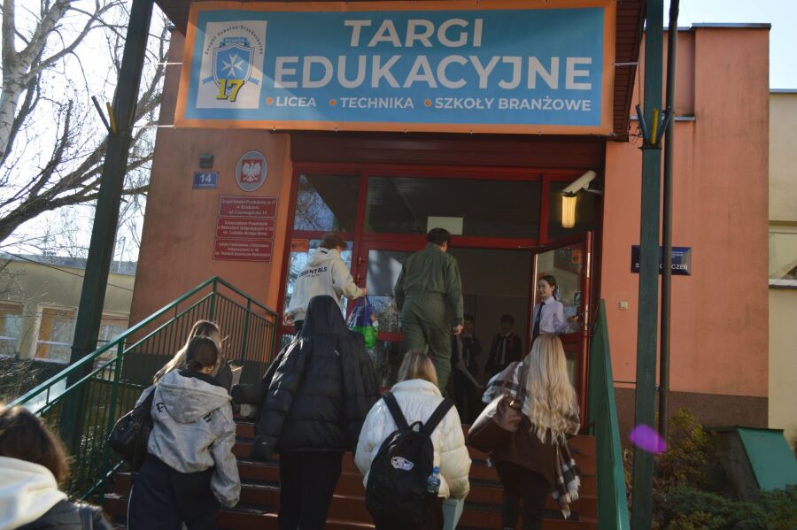 Targi_Edukacyjne_ZSP17 (4).jpg