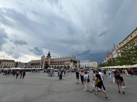 Burzowy wtorek w Krakowie. Ostrzeżenie meteorologiczne