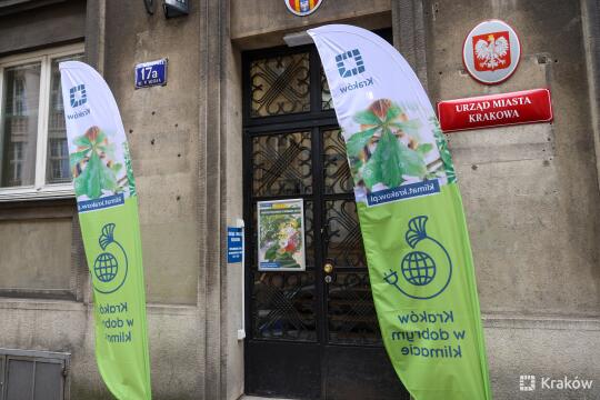 Wernisaż mody artystycznej z recyklingu