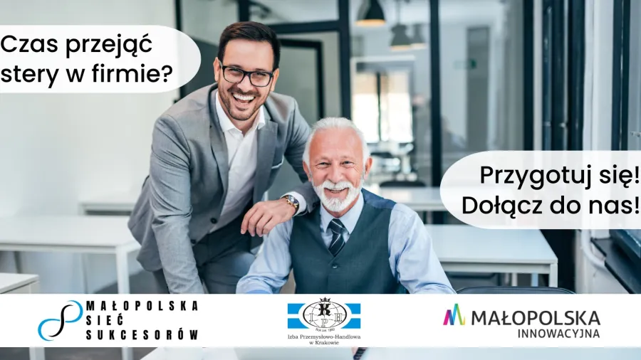Mężczyzna w garniturze i starszy pan w biurze, zachęta do dołączenia do programu.