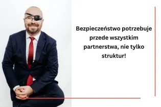 Na zdjęciu widnieje sylwetka Pełnomocnika Artura Buszka